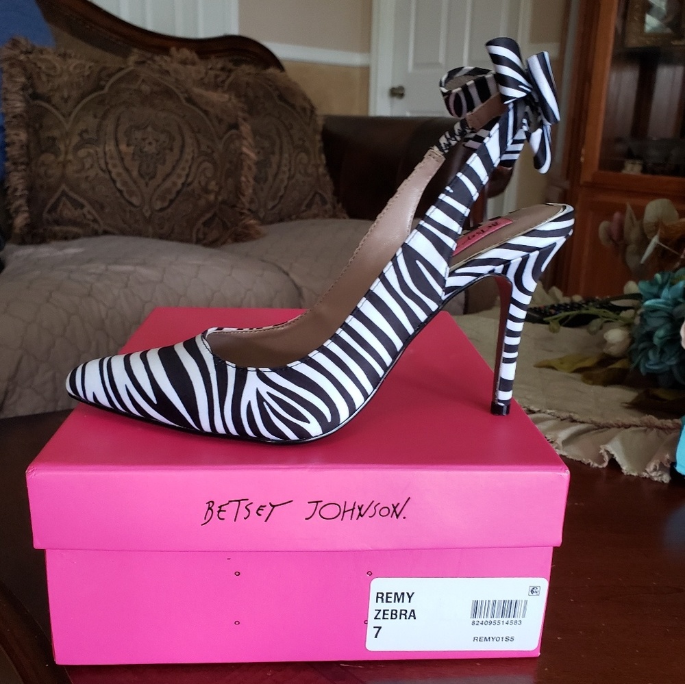 Betsey Johnson 'Remy' Zebra Size 7
